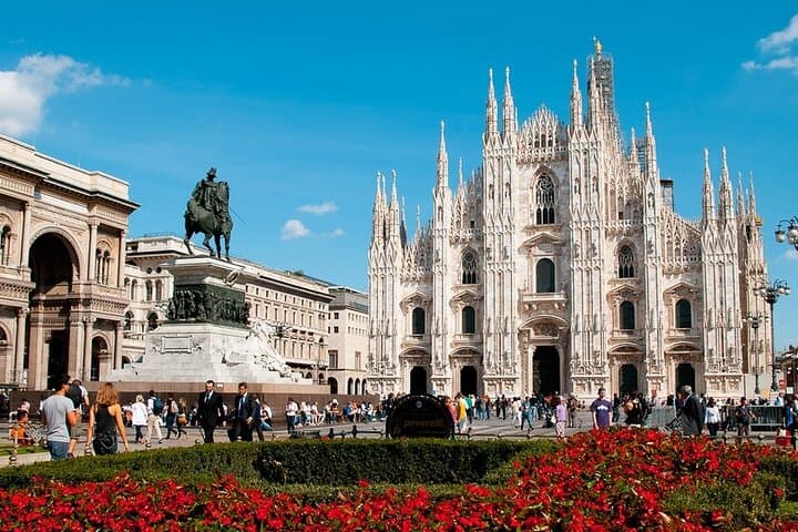 Milan Airport MXP Round-Trip Transfer in Private Van