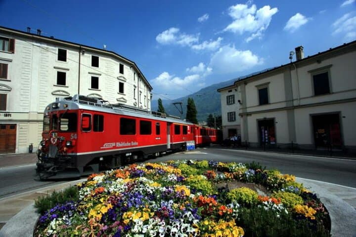 Lake Como Cruise, St. Moritz & Bernina Red Train Tour from Milan