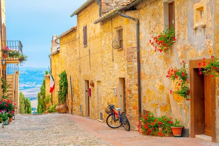 Florence Time Travel Quest: Michelangelo’s Secret Trail
