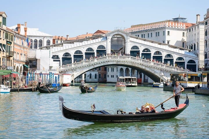 From Milan: Venice Full-Day Guided Tour With Boat Ride