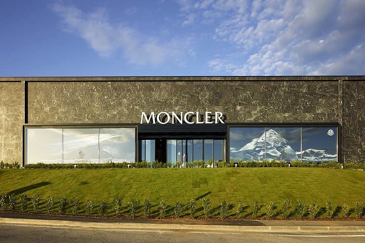 Hire a driver for The Mall Outlet - Limousine Service Florence