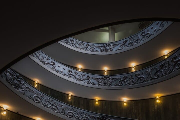 Eloicoidal stairs