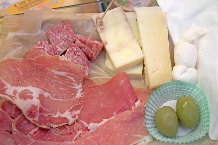 Roman Street Food Tour around the Jewish Ghetto with Local Guide
