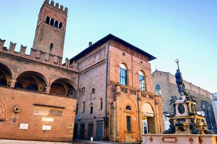 Bologna Murder Mystery: Self-Guided City Quest