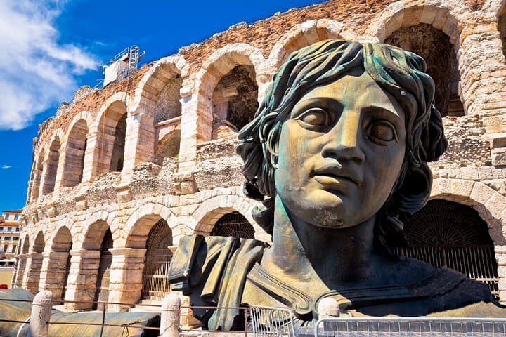 Verona Scavenger Hunt and Highlights Self Guided Tour