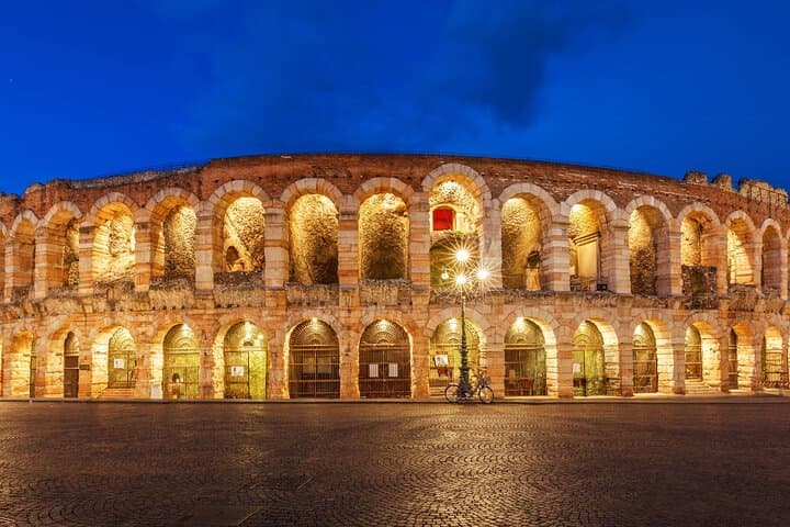Verona Scavenger Hunt & Highlights Self-Guided Walking Tour
