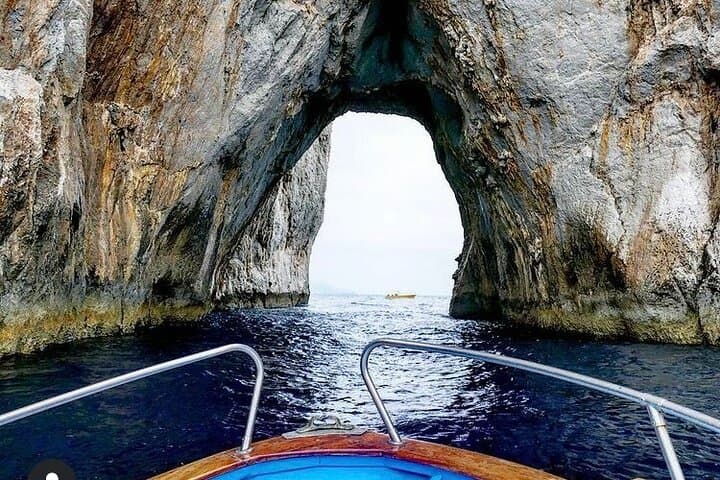 Private Capri Boat Tour with Local Captain & Faraglioni