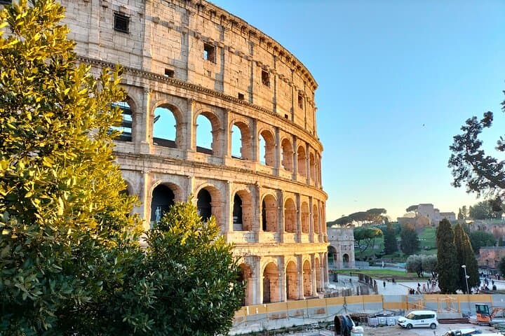 Colosseum, Roman Forum and Palatine Hill Guided Walking Tour