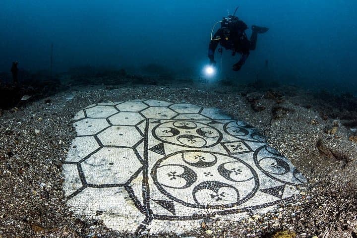 Try Scuba Diving and Underwater Roman Ruins in Baia from Naples