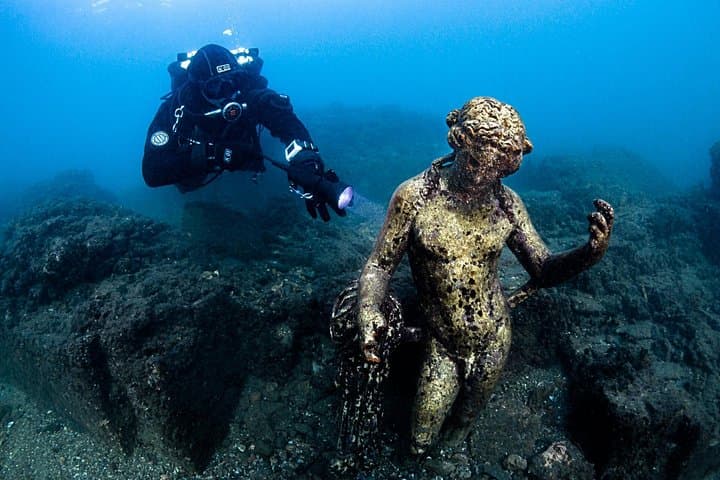 Try Scuba Diving and Underwater Roman Ruins in Baia from Naples