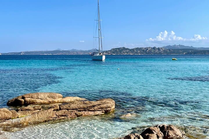 Sailing boat tour in the Maddalena Archipelago