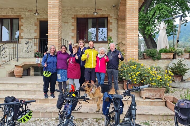 Spello E-Bike & Wine Tour with Scenic Winery Lunch