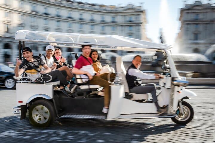 Private: 3 hours ETuk Tour in Rome