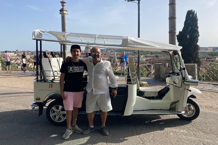 Private: 3 hours ETuk Tour in Rome