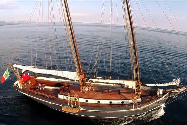 Malcesine: Sunset Romantic Cruise
