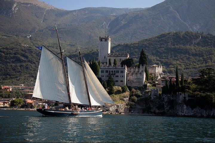 Malcesine: Sunset Romantic Cruise