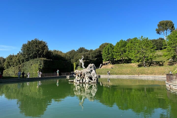 Pitti Palace & Boboli gardens tour with a Local Guide