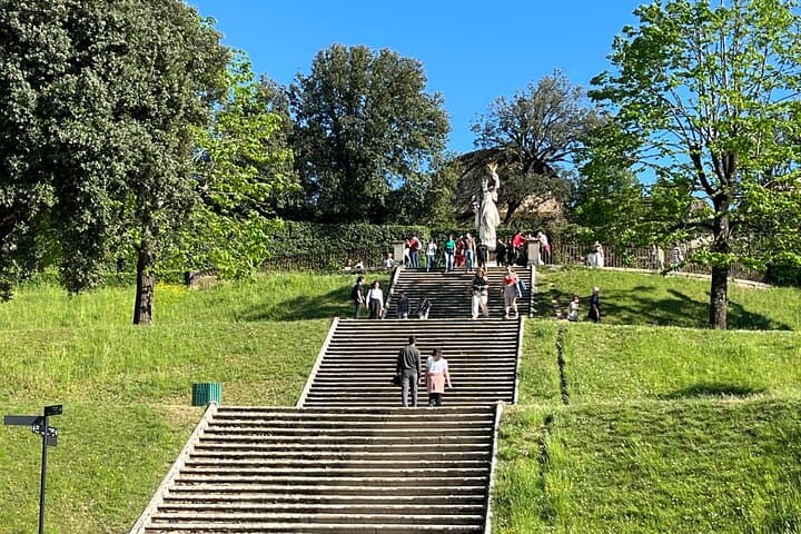Pitti Palace & Boboli gardens tour with a Local Guide