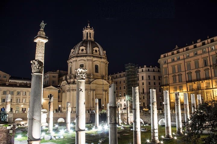 Colosseum & Ancient Rome by Night Guided Walking Tour