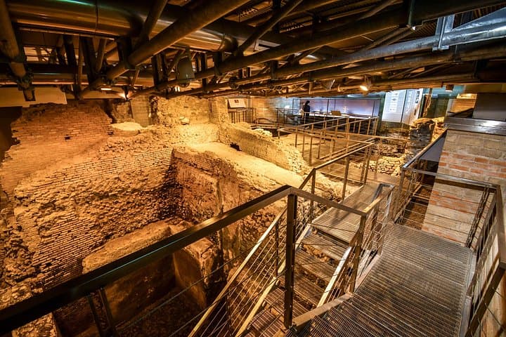 Trevi Fountain with Underground Aqueducts Guided Tour