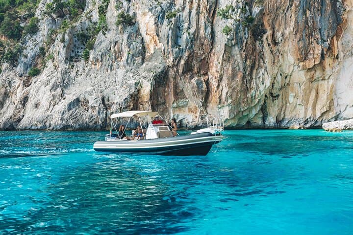 Tour along the coast of Baunei: a unique experience