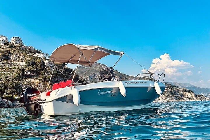 Amalfitan coast boat rent no license or with professional skipper