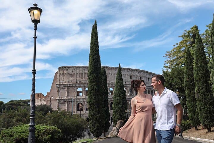 2 hours private Photoshoot in Rome with Local Photographer