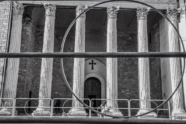 Private St. Francis Basilica of Assisi and City Walking Tour