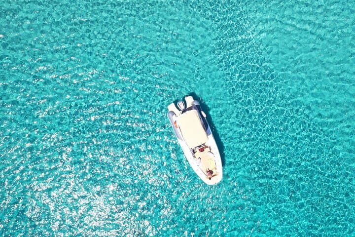 Get your Boat Tour with PRISCILLA to the best Cagliari Coves".