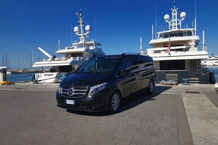 Transfer from Fiumicino Airport to the Civitavecchia Port