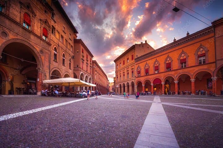 Bologna: the red medieval pearl and its delicious food (private tour)