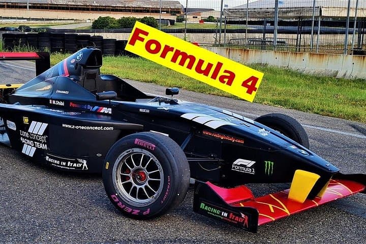 Racing Experience-Formula Racing Course and laps on Ferrari near Milan