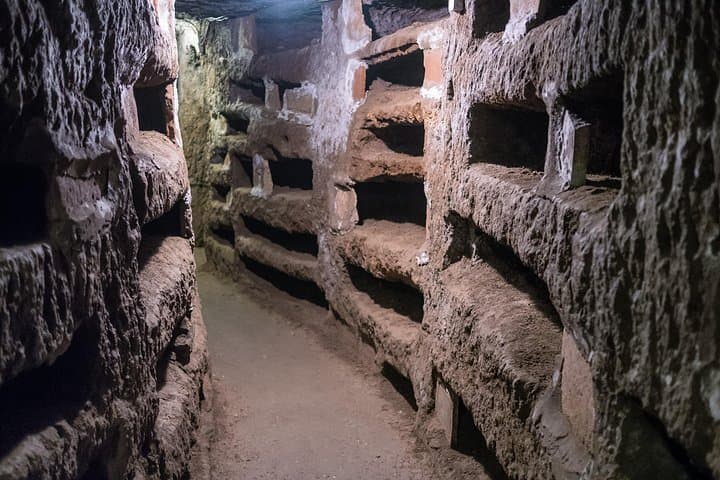 Catacombs Tour with Transfer – Optional Capuchin Crypt or Trevi