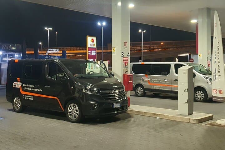 Fiumicino Airport Rome (FCO) to Rome - Round-Trip Private Transfer