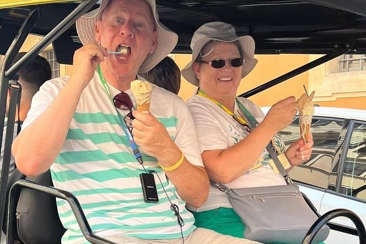 3-Hour Catacumbs and Appian Way Park Tour in Golf Car Pickup