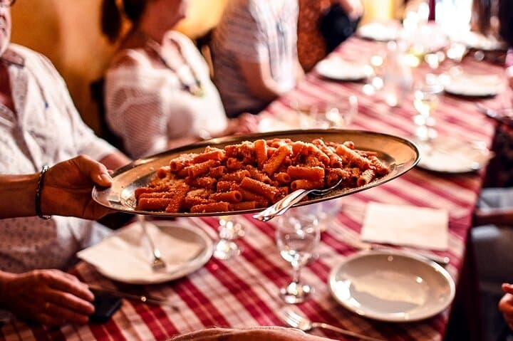 Rome: Campo de Fiori Food Tour with 8+ Food Tastings & Wine