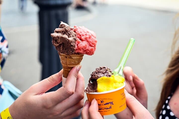 Rome: Campo de Fiori Food Tour with 8+ Food Tastings & Wine