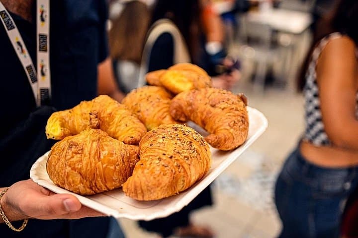 Private Bologna Food & Market Tour with 6 Tastings & Wine