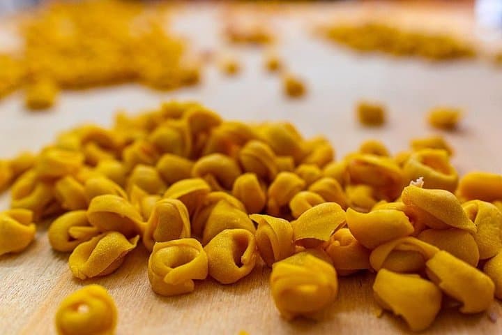 Private Bologna Food & Market Tour with 6 Tastings & Wine