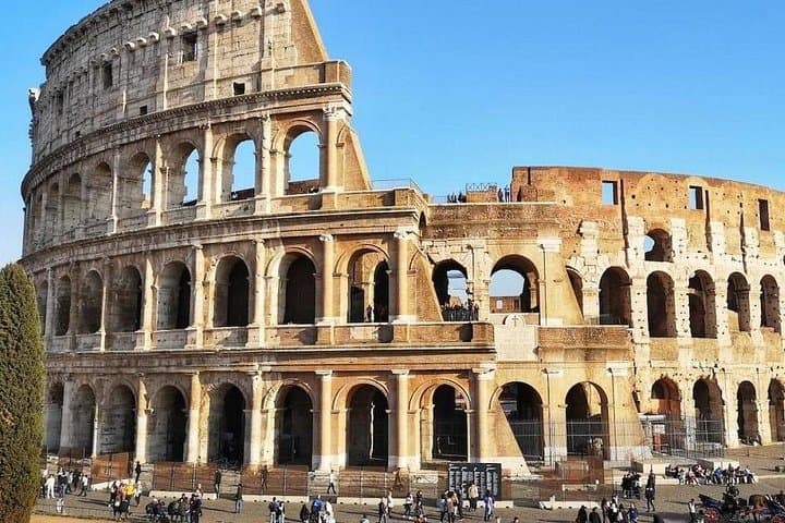 Colosseum, Roman Forum and Palatine Hill Fully Guided Tour
