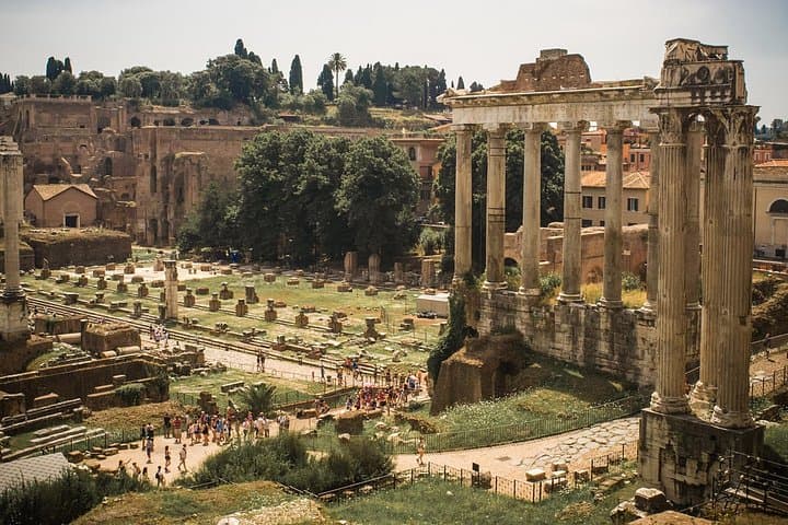 Colosseum, Roman Forum and Palatine Hill Fully Guided Tour