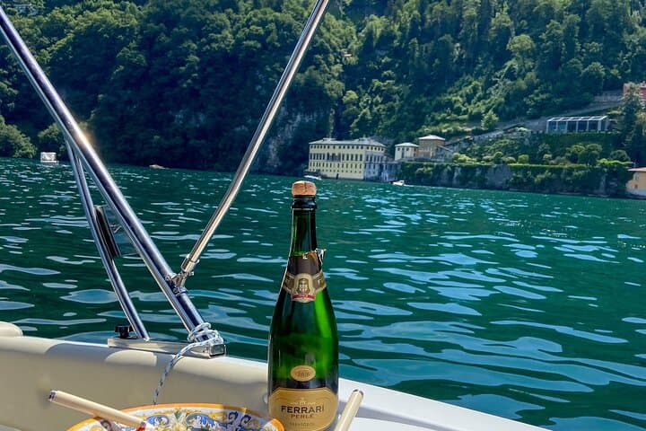 Be the Captain : Drive Your Own Boat on Lake Como