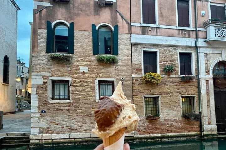 Eating Venice Street Food Tour with Guided Tasting and Sightseeing