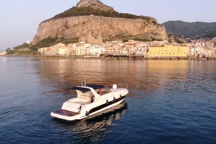 Boat excursion on the west coast of Cefalù