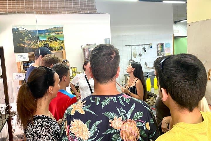 Flavors of Naples Decumani Street Food and Sightseeing Tour