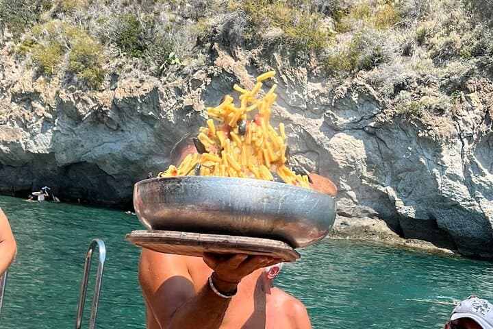 Boat tour of the island of Ischia with lunch and bath
