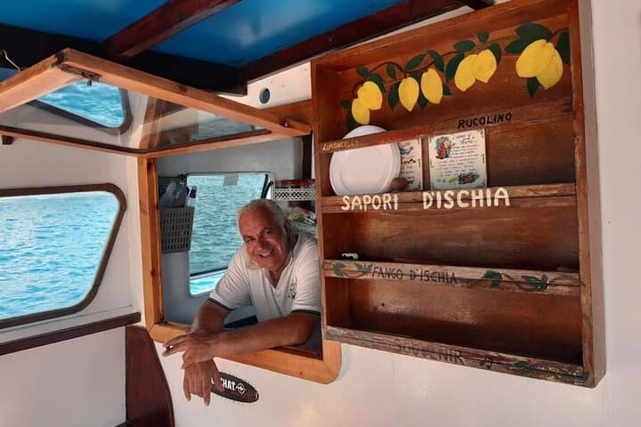 Boat tour of the island of Ischia with lunch and bath