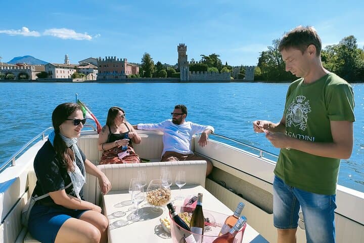 Private Boat Tour and Wine Tasting in Lazise
