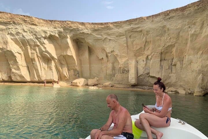 Boat tour to Pillirina, sea caves and Ortigia & Swimming Stops
