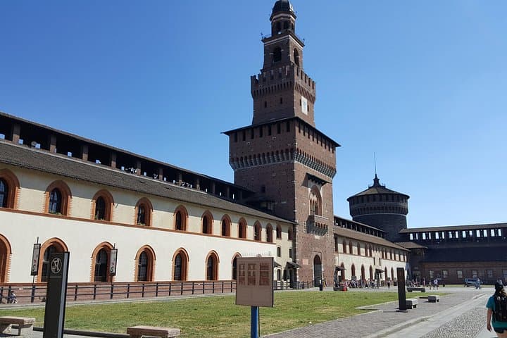 Devour Milan Street Food Tour and Sightseeing